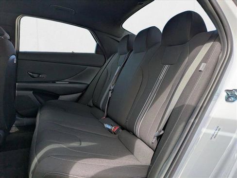 New 2025 Hyundai Elantra SEL image 16