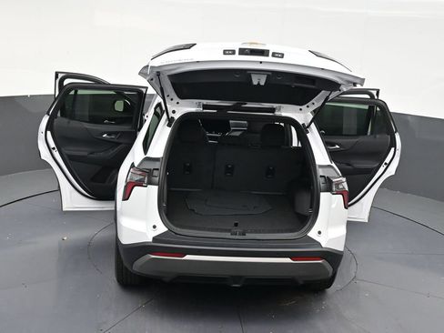 Used 2025 Chevrolet Equinox LT w/ Safety and Technology Package FWD image 33