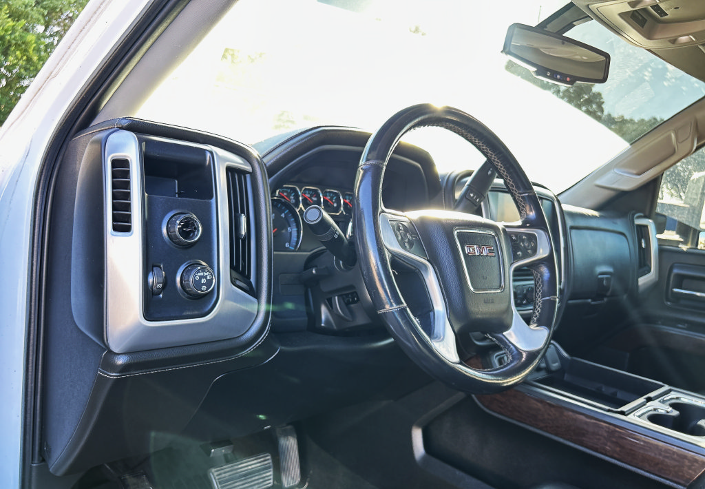 Used 2018 GMC Sierra 1500 SLT w/ SLT Premium Package AWD/4WD image 8