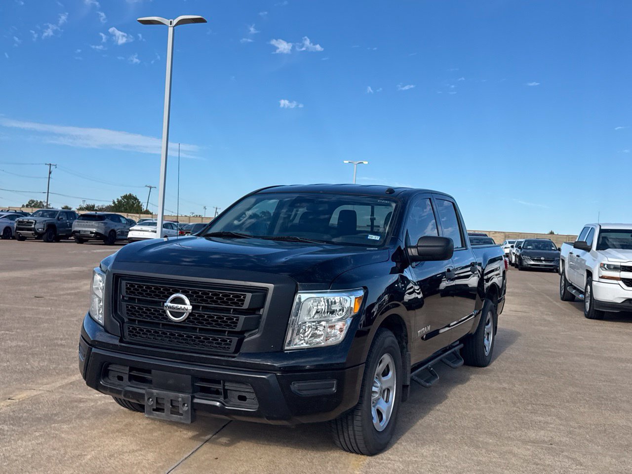 Used 2021 Nissan Titan S w/ S Utility Package RWD image 9