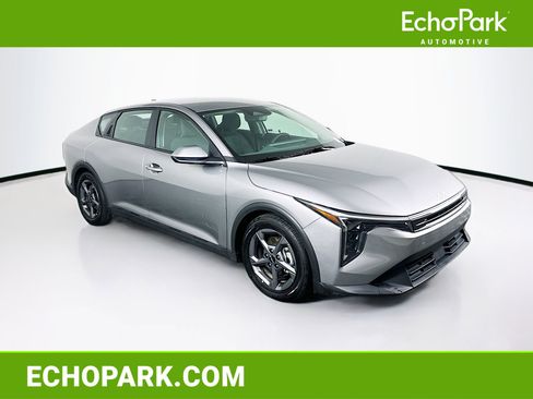 Used 2025 Kia K4 LXS FWD image 1