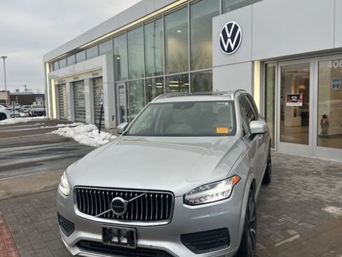Used 2020 Volvo XC90 T6 Momentum image 12