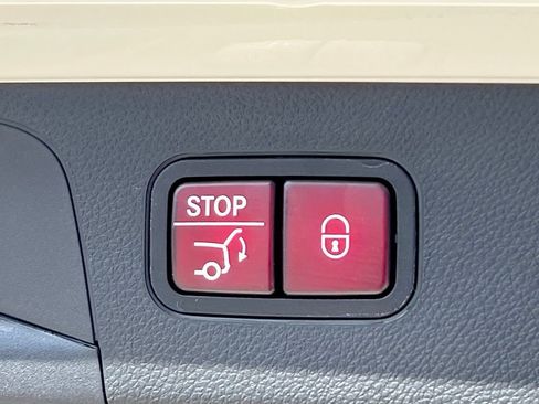 Certified 2022 Mercedes-Benz GLC 300 4MATIC image 42