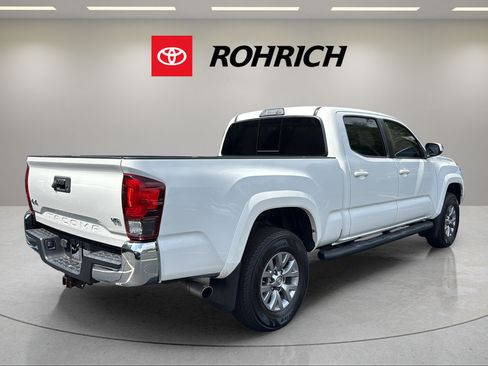 Used 2018 Toyota Tacoma SR5 AWD/4WD image 6