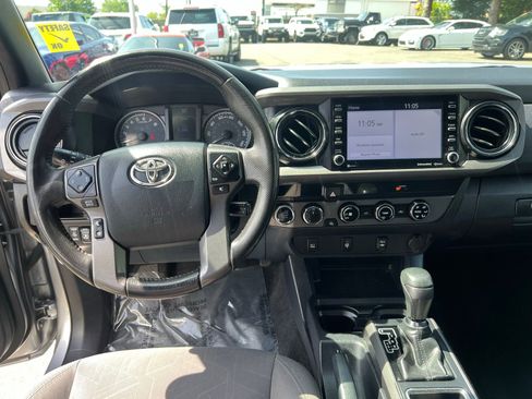 Used 2017 Toyota Tacoma TRD Off-Road w/ Tow Package AWD/4WD image 22