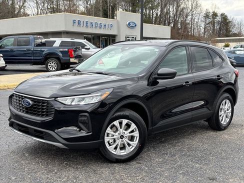 New 2026 Ford Escape Active image 2