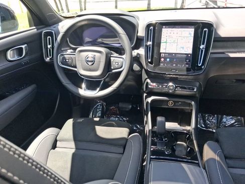Used 2023 Volvo XC40 Recharge Plus AWD/4WD image 10