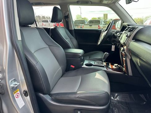 Used 2019 Toyota 4Runner SR5 Premium AWD/4WD image 32