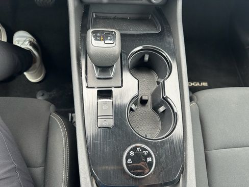 Used 2024 Nissan Rogue S AWD/4WD image 15