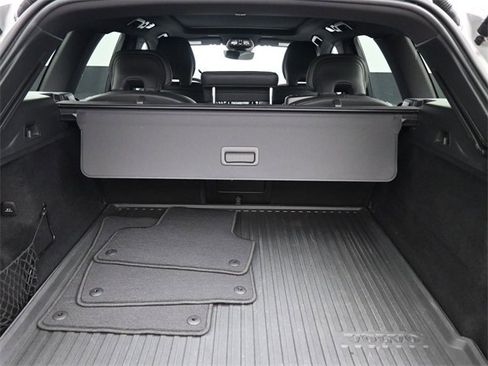 Used 2023 Volvo XC60 B5 Ultimate w/ Climate Package image 32