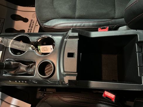 Used 2019 Ford Explorer XLT w/ Equipment Group 202A image 21