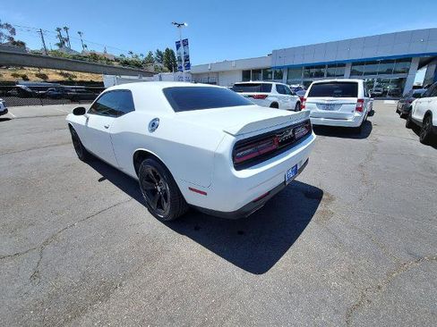 Used 2019 Dodge Challenger SXT RWD image 6