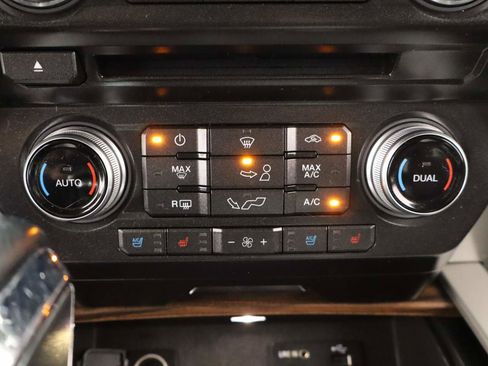 Used 2015 Ford F150 Lariat w/ Equipment Group 502A Luxury RWD image 11