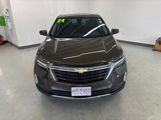 Used 2024 Chevrolet Equinox LT AWD/4WD image 2