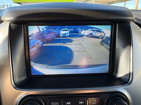 Used 2019 Chevrolet Suburban LT image 32