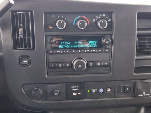 Used 2025 Chevrolet Express 2500 LT w/ LT Preferred Equipment Group RWD image 16