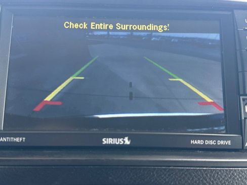 Used 2015 Chrysler Town & Country Touring-L w/ Driver Convenience Group image 13