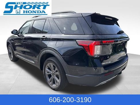 Used 2025 Ford Explorer Active w/ Active Comfort Package AWD/4WD image 8