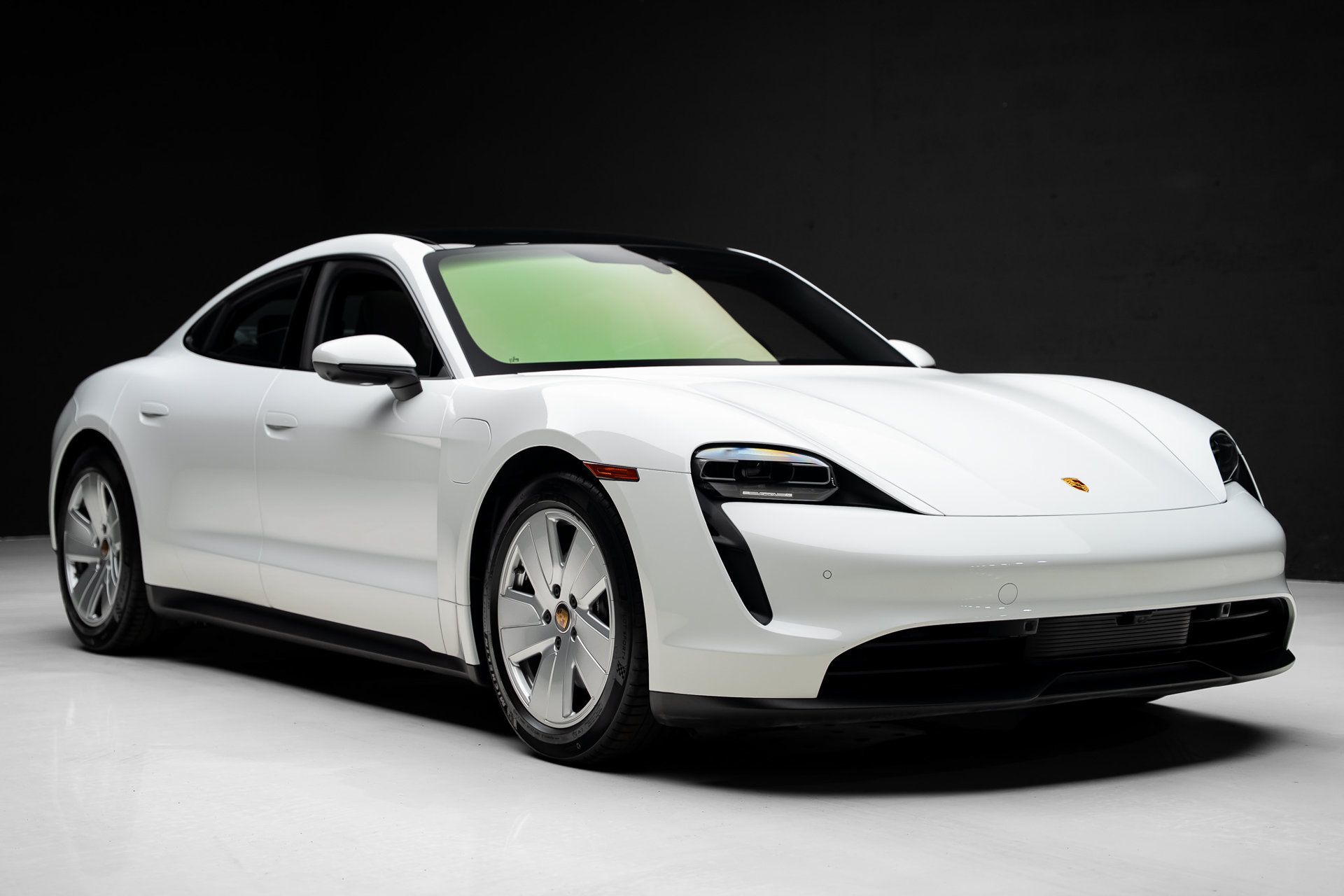 Used 2022 Porsche Taycan RWD image 81