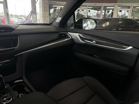 Used 2024 Cadillac XT5 Sportv w/ LPO, Floor Liner Package AWD/4WD image 39