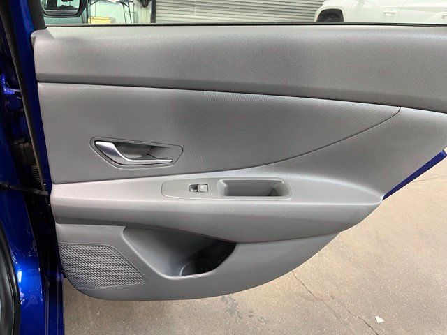 Used 2024 Hyundai Elantra SEL FWD image 13