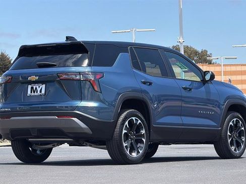 New 2026 Chevrolet Equinox LT w/ Convenience Package II FWD image 4