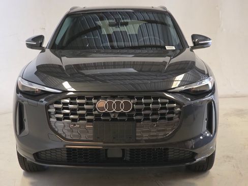 Used 2026 Audi Q5 Premium w/ Convenience Package AWD/4WD image 2
