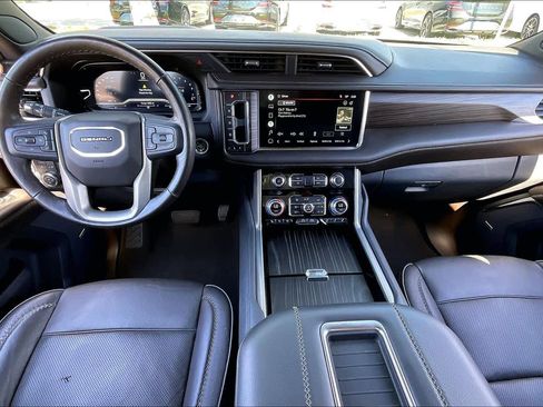 Used 2022 GMC Yukon XL Denali image 14