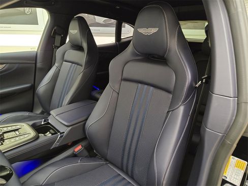 Used 2025 Aston Martin DBX 707 image 32