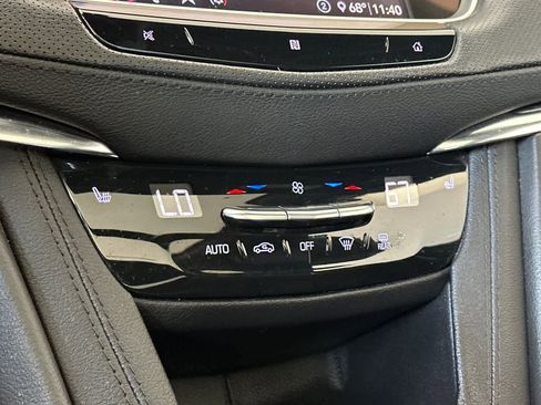 Used 2020 Cadillac XT5 Premium Luxury image 24