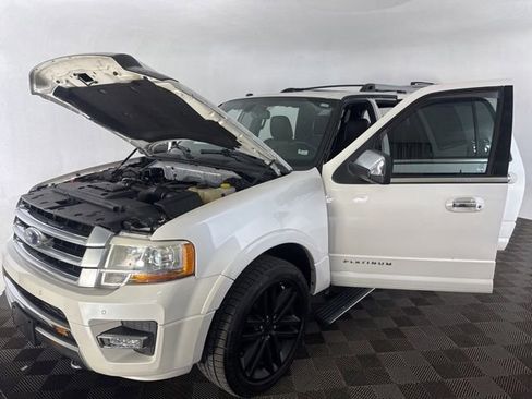 Used 2017 Ford Expedition Max Platinum AWD/4WD image 12
