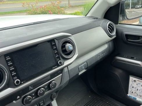 Used 2023 Toyota Tacoma SR5 RWD image 9