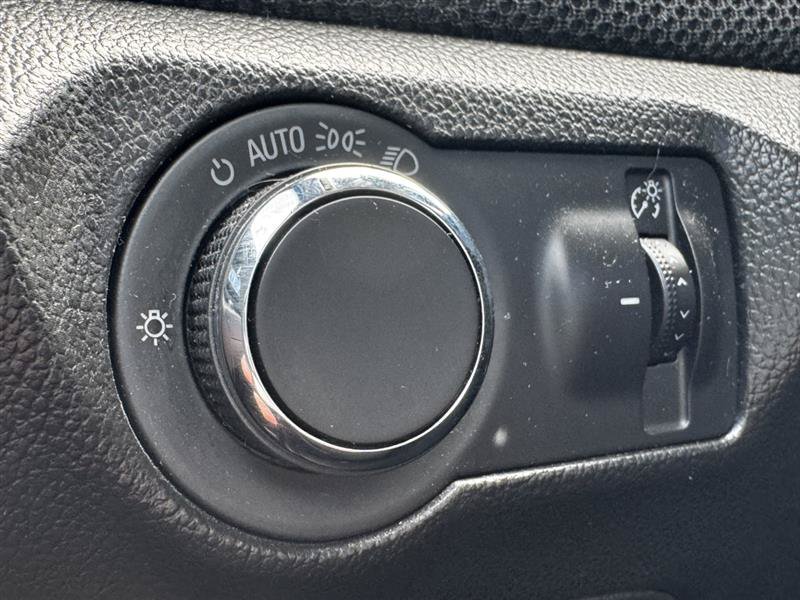 Used 2015 Chevrolet Cruze LT FWD image 24