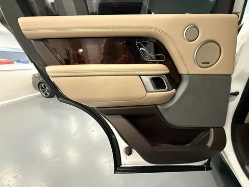 Used 2018 Land Rover Range Rover HSE image 37