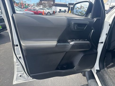Used 2020 Toyota Tacoma SR5 image 22