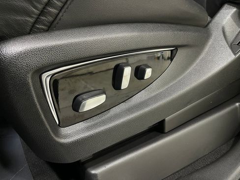 Used 2018 Cadillac Escalade Luxury image 17