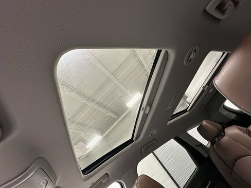 Used 2020 Buick Enclave Avenir w/ Avenir Technology Package FWD image 21
