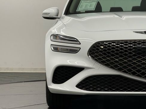 Used 2025 Genesis G70 2.5T image 4