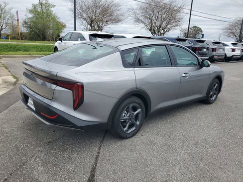 New 2026 Kia K4 LXS image 4