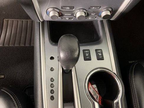 Used 2019 Nissan Pathfinder SL image 16