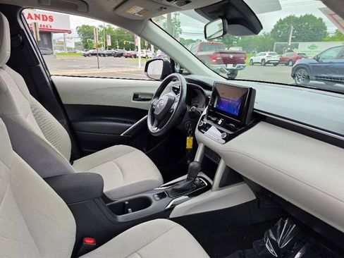 Used 2023 Toyota Corolla Cross L AWD/4WD image 11