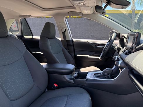 Used 2022 Toyota RAV4 XLE image 20