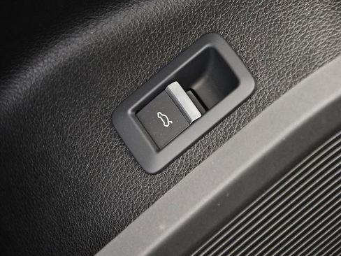 Certified 2025 Audi Q5 2.0T Premium Plus w/ Premium Plus Package image 36