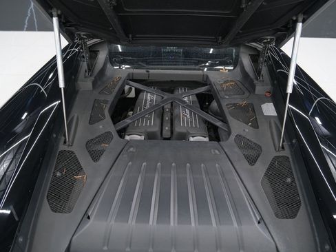 Used 2019 Lamborghini Huracan LP 580-2 image 40
