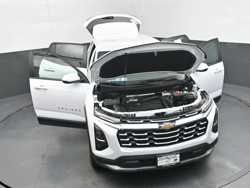 Used 2025 Chevrolet Equinox LT FWD image 37