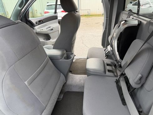 Used 2011 Toyota Tacoma 4x4 Access Cab V6 image 17