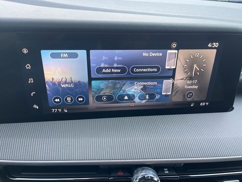 Used 2025 Nissan Murano SV image 15