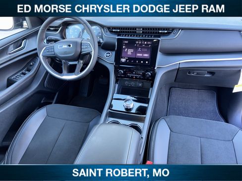 New 2025 Jeep Grand Cherokee L Altitude AWD/4WD image 32
