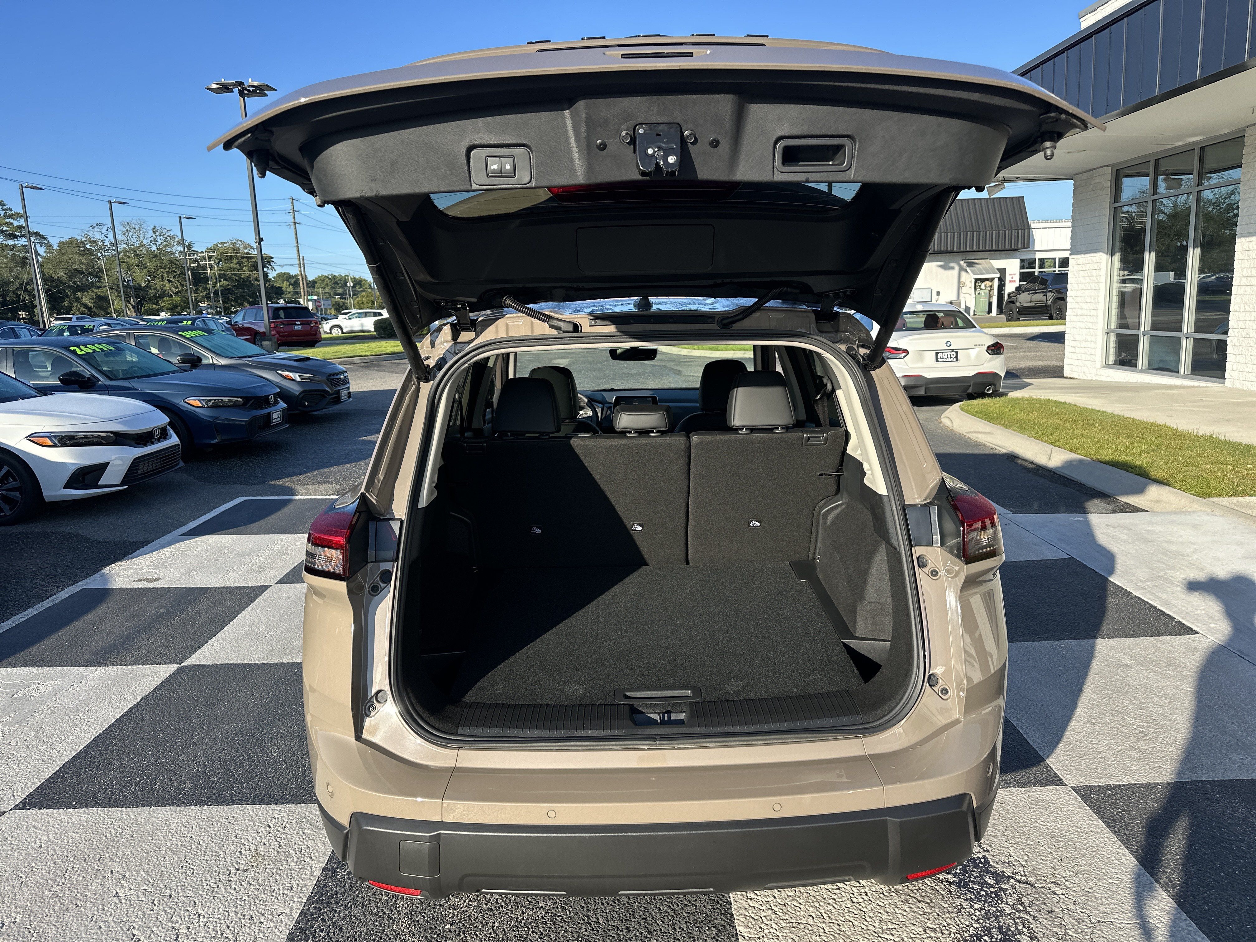 Used 2026 Nissan Rogue SV AWD/4WD image 5