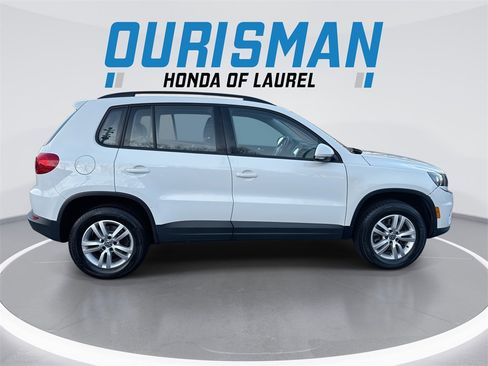 Used 2017 Volkswagen Tiguan S image 9